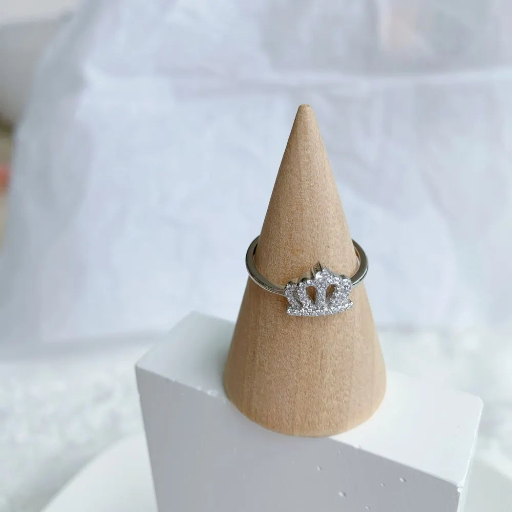 טבעת נשים יוקרתית בצורת כתר (זרקונים)